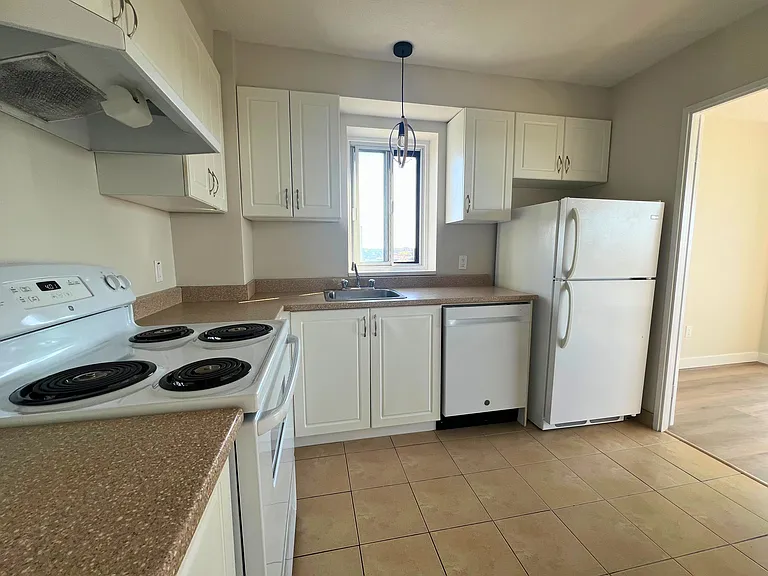 30 McEwen Ave — Photo 10