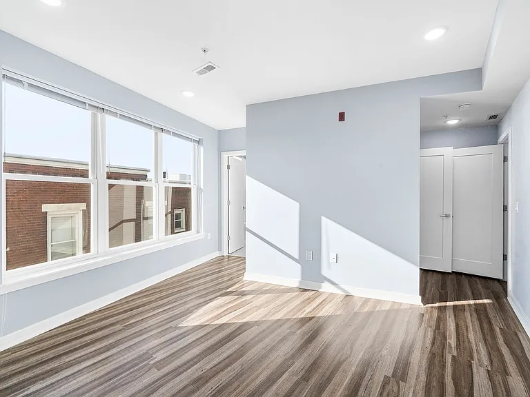 1352 N 27th St - DPD 4676 Pyramid — Photo 28