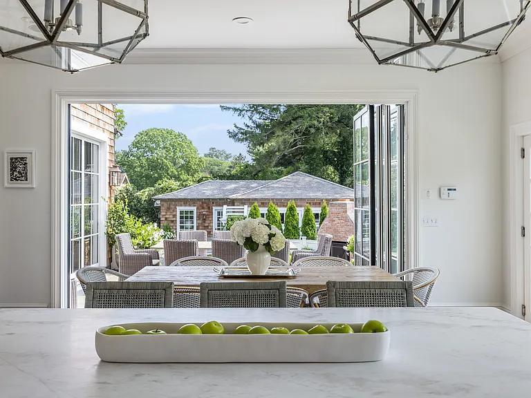 24 Halsey Neck Ln — Photo 16