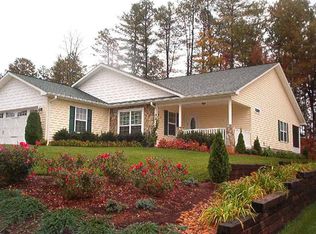 192 W Coventry Dr, Franklin, NC 28734