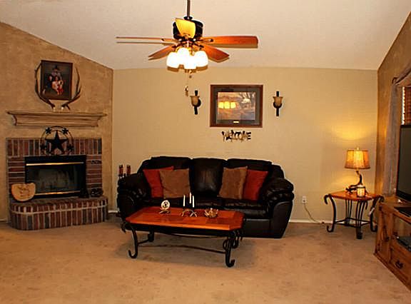 4th image of 8000 Cannonwood Dr