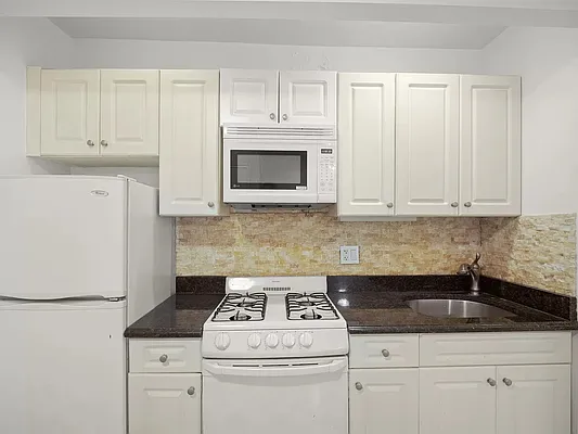 Rented by Upton Realty Group | media 7