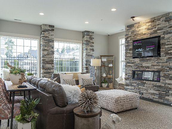 Flat Screen TV and TV Seating l Luxury Apartments in Puyallup, WA l Silver Creek