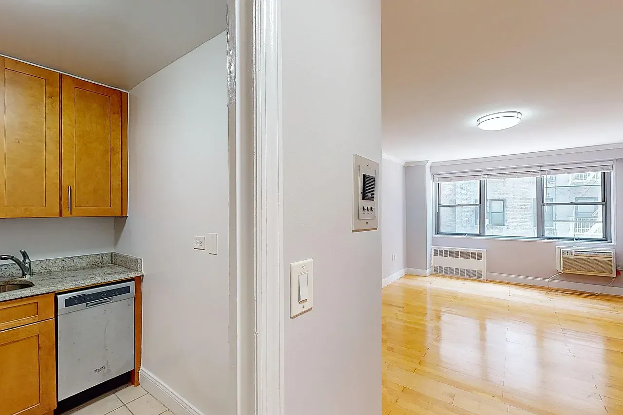 50 West 97th Street — Photo 4