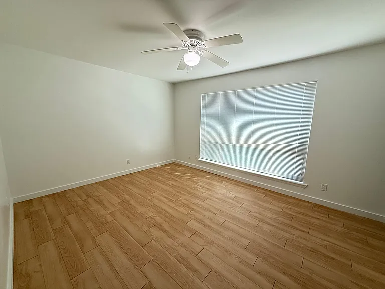 Lorrain Apartments — Photo 55