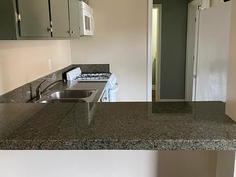 781 Embarcadero Del Norte #5 — Photo 2