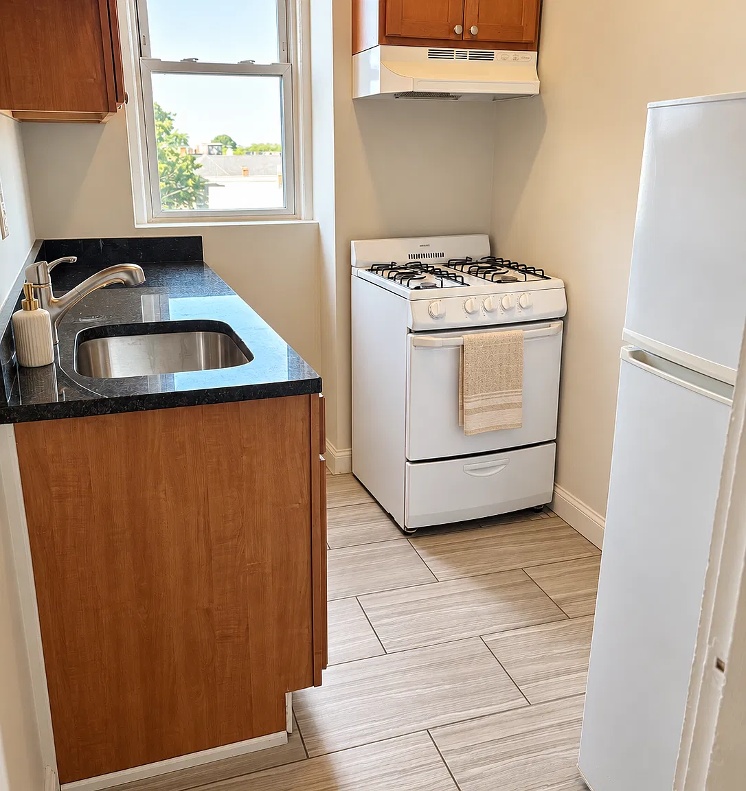 Studio, 400 sqft, $2,275 — Photo 4