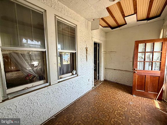 3rd image of 238 Baltimore Ave