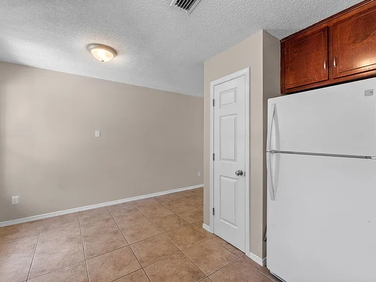 20952 Liberty Ln — Photo 11