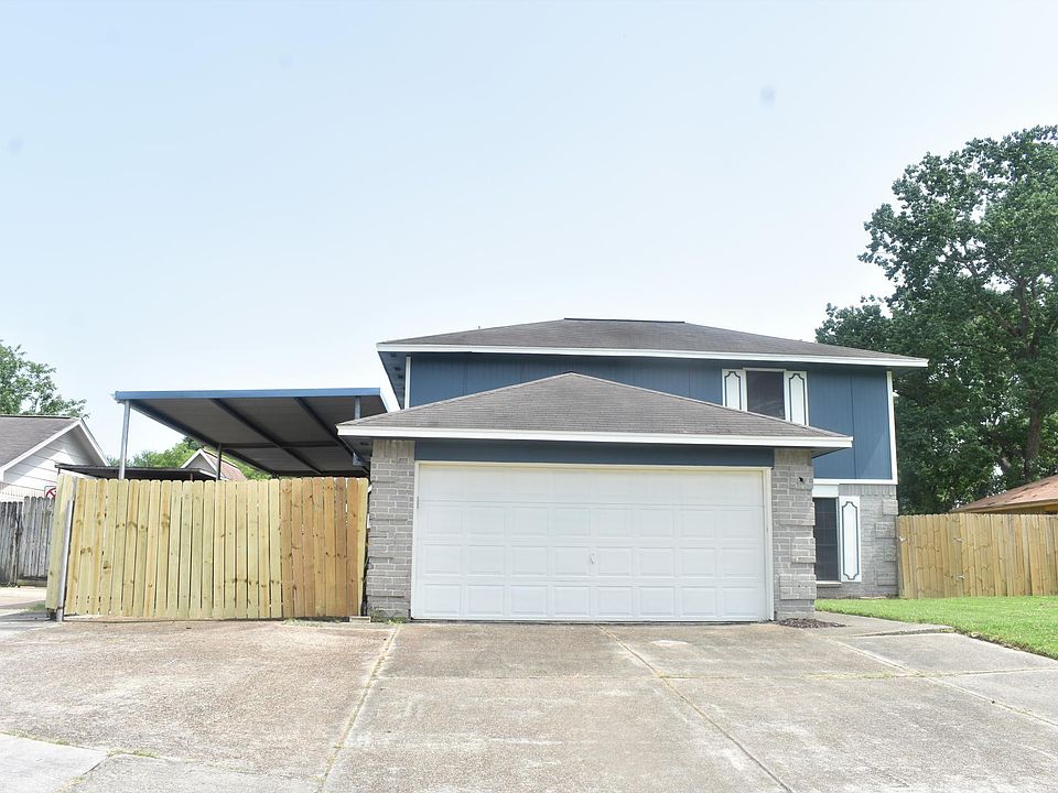 3 Bed/2.5 Bath Fully Remodeled Interior and Exterior with Additional Covered Parking, Additional Storage Shed and Balcony