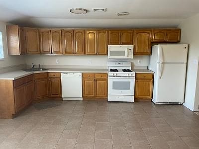 1st image of 139 Barry St #B