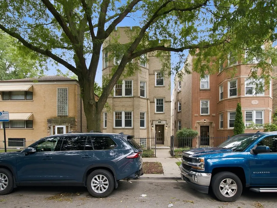 2141 W Arthur Ave #3