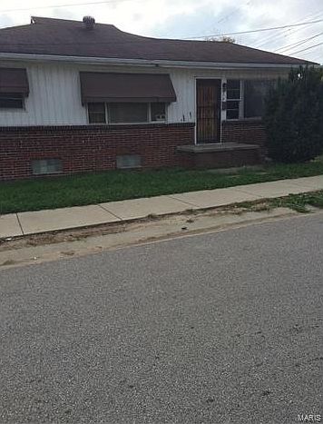 1st image of 604 S 14th St