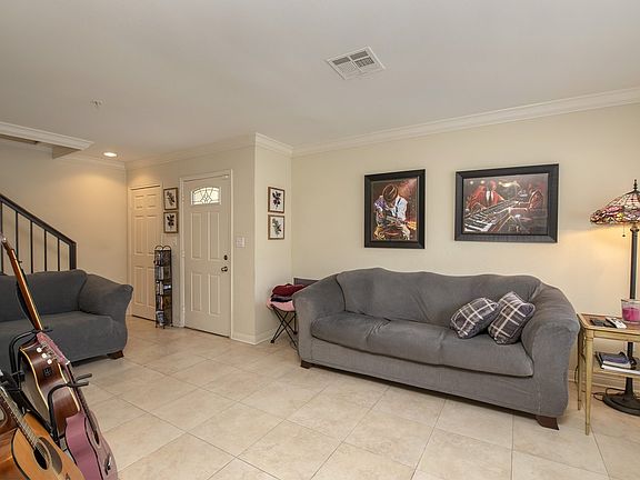 4th image of 1608 W 226th St Unit 1