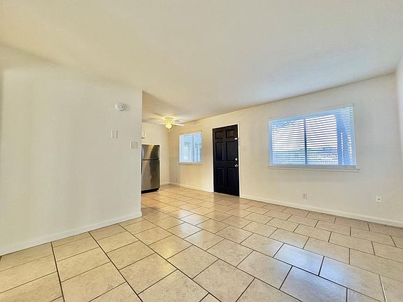 4th image of 501 W Louisiana Ave #107