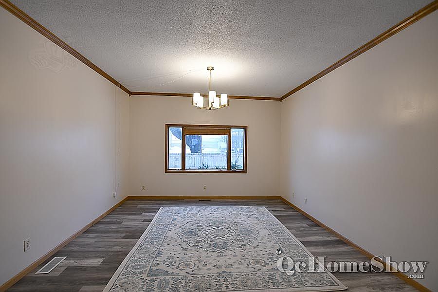 261 S Division St, Woodhull, IL 61490 Zillow