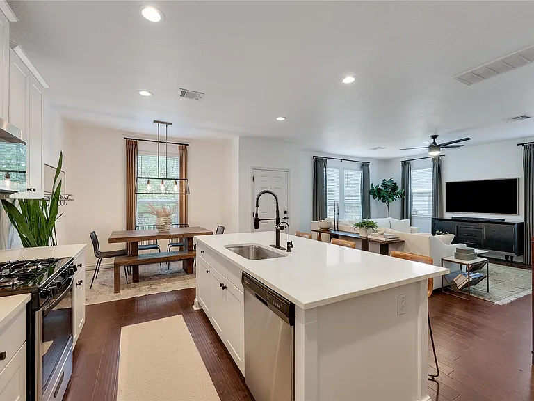 5215 Golden Canary Ln — Photo 8