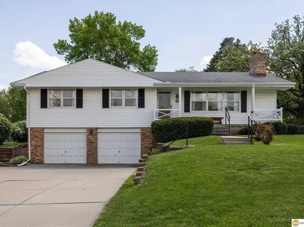 12519 Poppleton Ave, Omaha, NE 68144