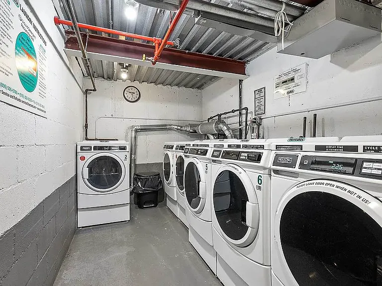 322 E 39th St #9B — Photo 7