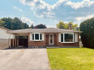 17 Devins Dr, Aurora, ON L4G 2Z2