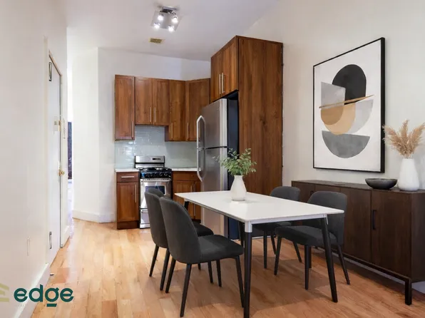 136 Kingsland Avenue image 1 of 6