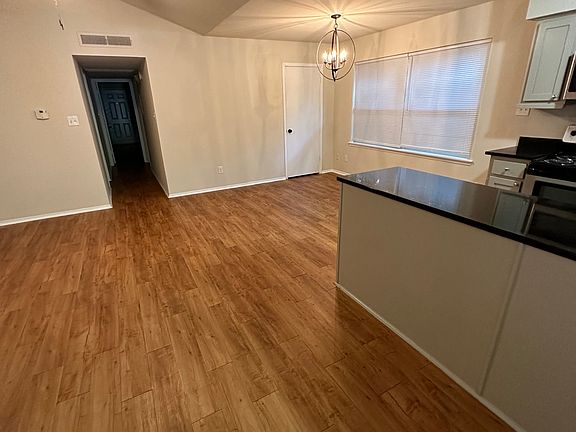 3rd image of 2701 Livingston Ave