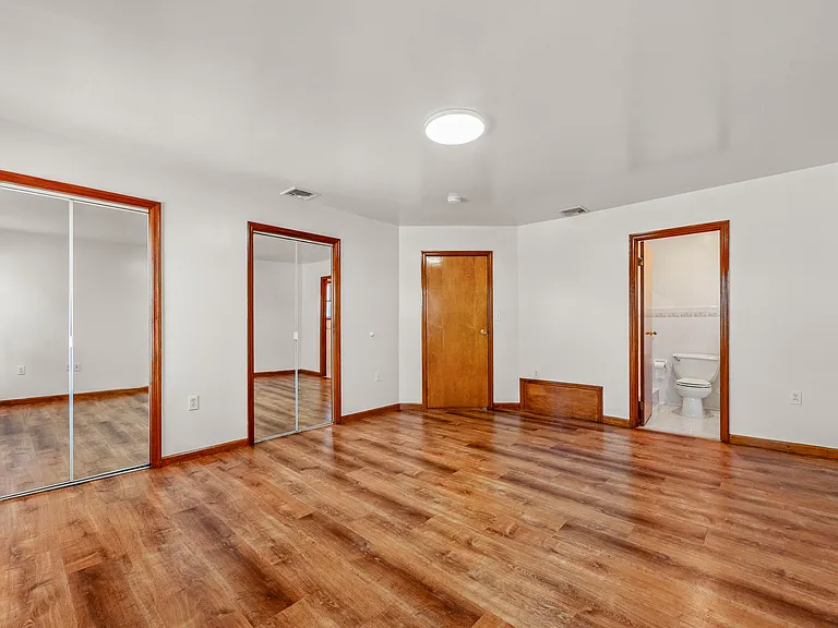 937 Grove St #2 — Photo 13