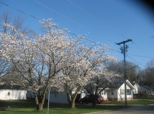 83 W Sanborn St, Galesburg, IL 61401