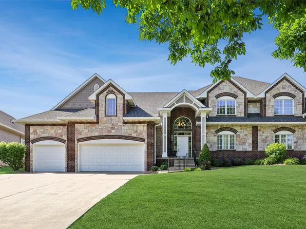 1125 Glen Oaks Dr, West Des Moines, IA 50266