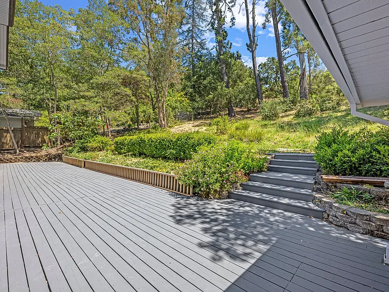 16 Rheem Blvd — Photo 13