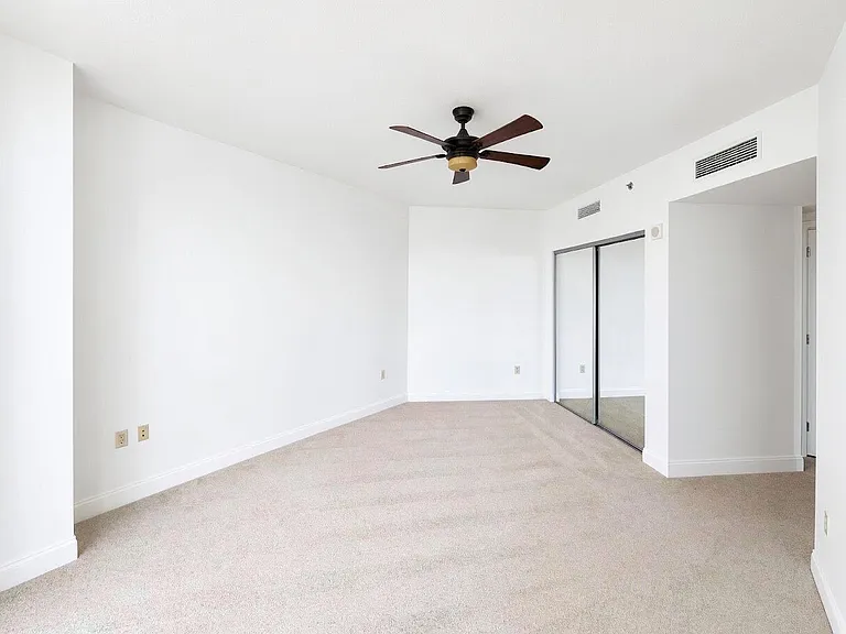 241 Riverside Dr #807 — Photo 6
