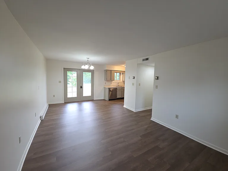 1514 N Reading Rd #B — Photo 8