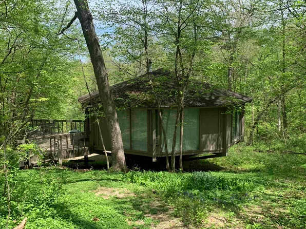 3 Lost Ridge Ln, Galena, IL 61036