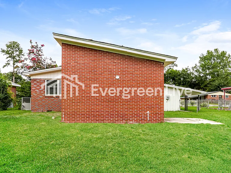 2013 Garr Dr — Photo 15
