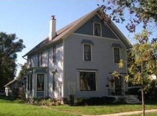 1024 Geneva St, Lake Geneva, WI 53147