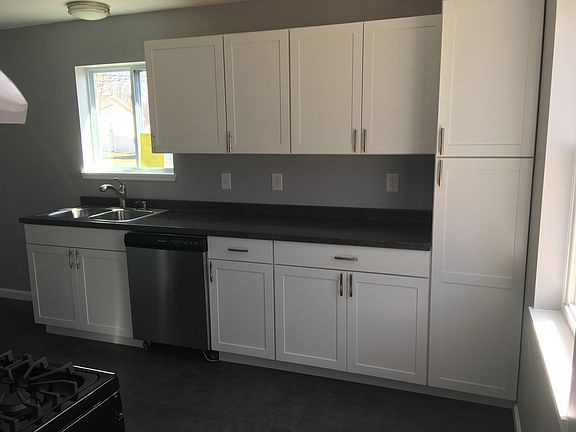 2nd image of 26 10th Ave