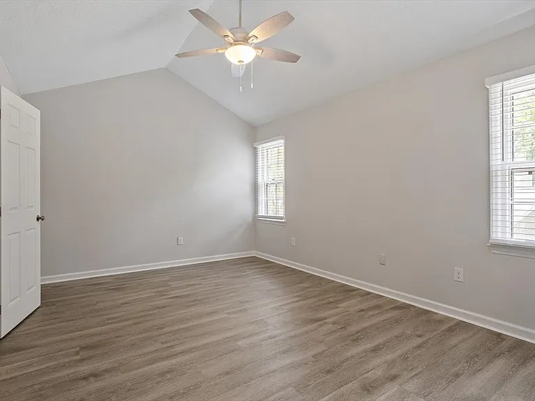 302 Wax Myrtle Ct — Photo 33
