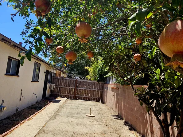 5927 Lemp Ave APT 4, North Hollywood, CA 91601