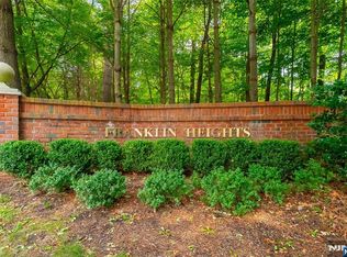 2249 Margaret Ct, Mahwah, NJ 07430
