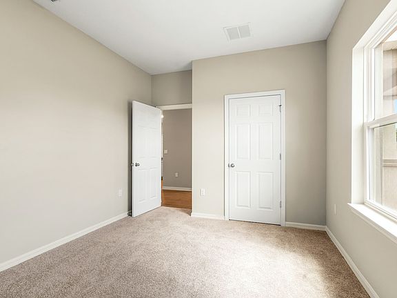 5th image of 22 Pritchard Dr