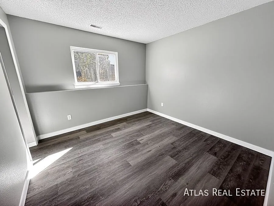 New Special! Fireplace, Large Living Room, Available Now — Photo 2
