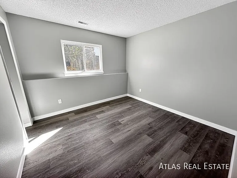 1825 Zebulon Dr #C — Photo 2