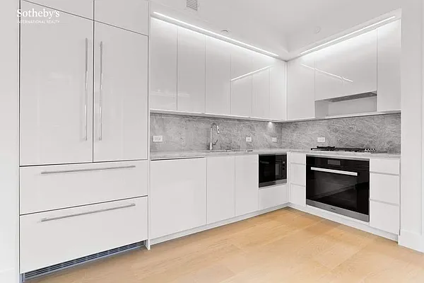 Rented by Sotheby's International Realty | media 18