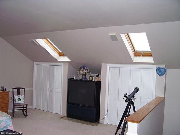 2nd image of 211 Hillside One Newberry Est