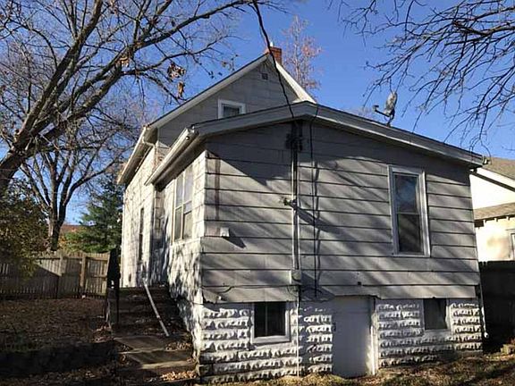4th image of 3210 Newton Ave N