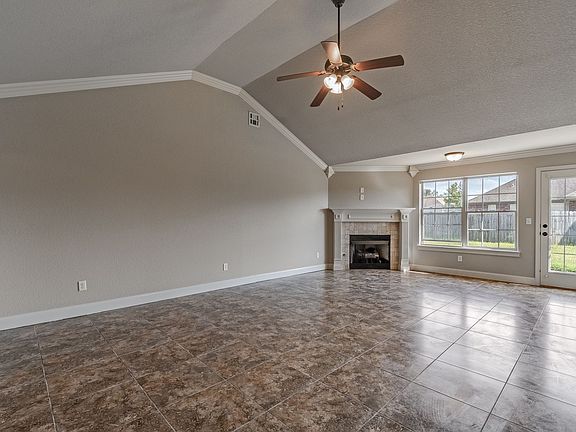 4th image of 2703 SW Warberry Ave