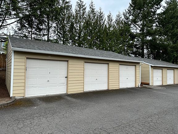 2nd image of 13216 NE Salmon Creek Ave Unit 7P