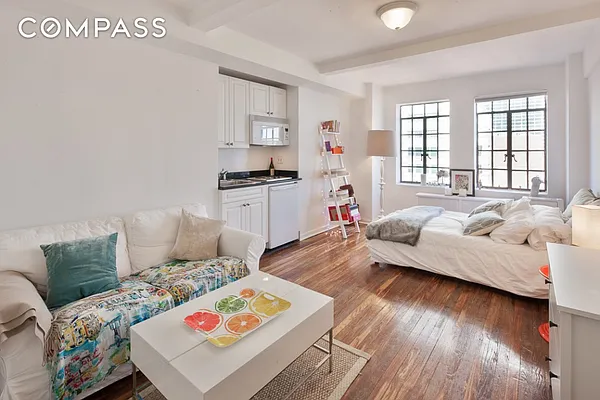 Rented by Compass | media 7