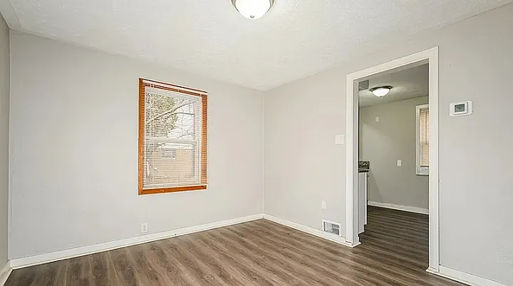 Lee Dr — Photo 8