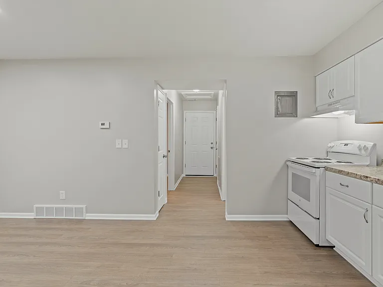 816 Asylum St #4 — Photo 10
